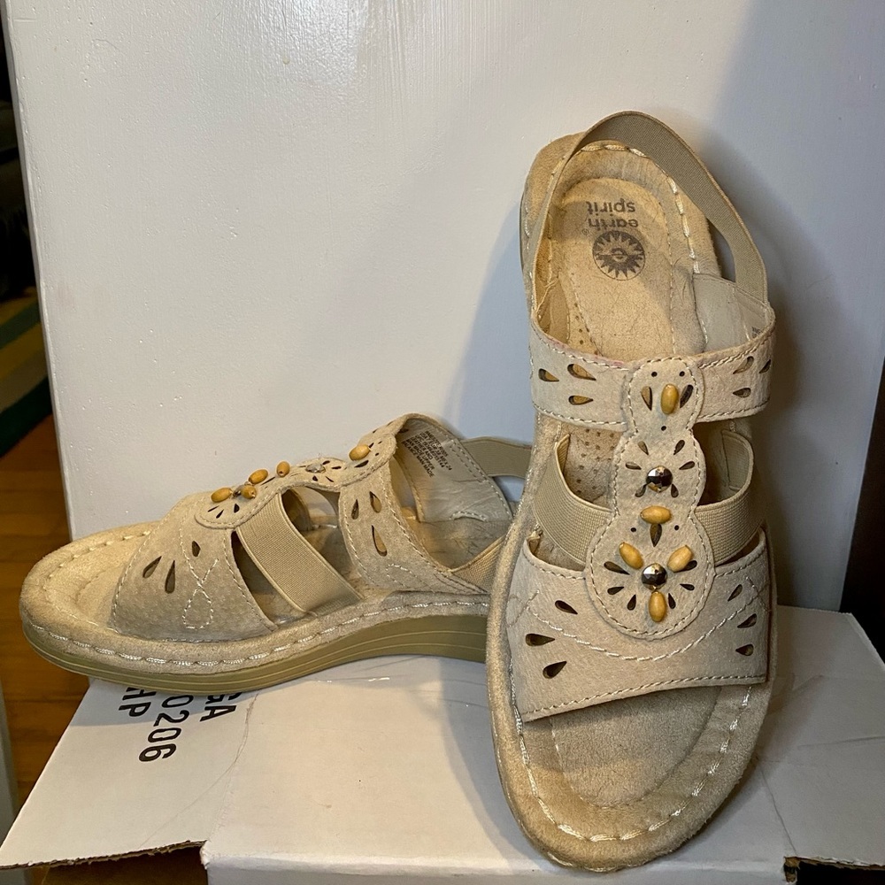 Earth Spirit sandals Like New size 7